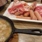 京成千葉駅近くの洋食屋さん、味のレストランえびすやに週末限定のお持ち帰りメニューが登場！　総重量1キロ！にんにくスープ付き焼肉セットを買ってみた